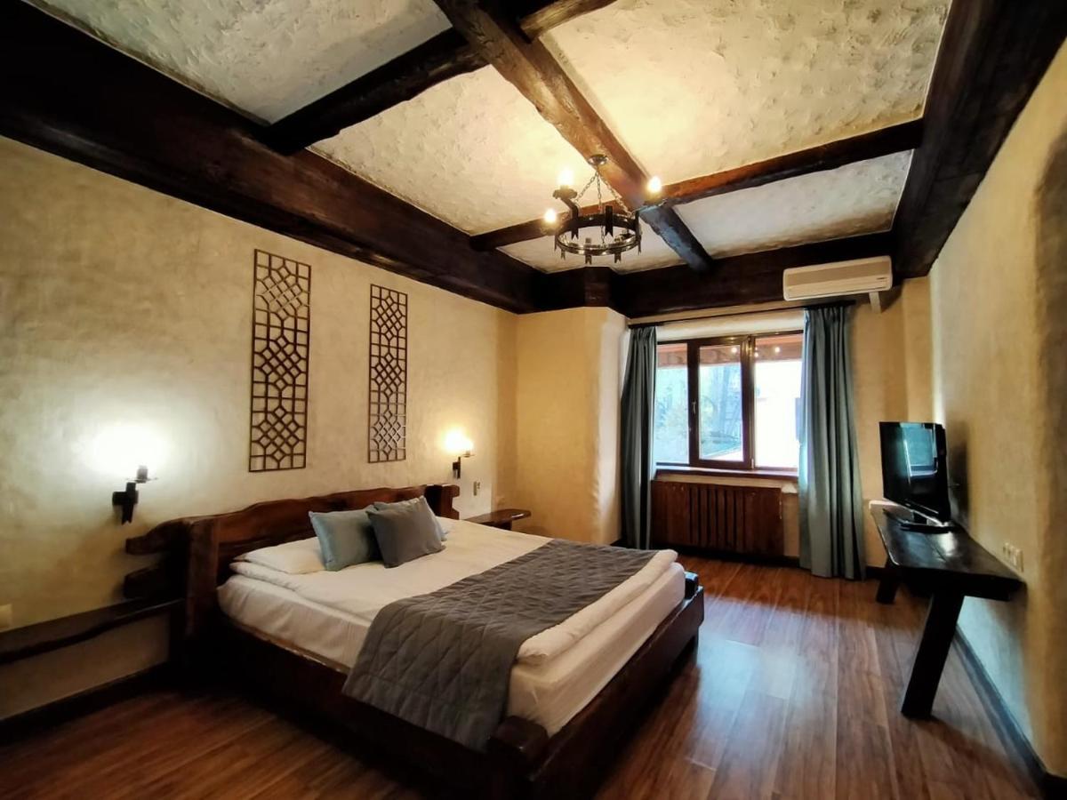 אלמטי Saraishyq Hotel מראה חיצוני תמונה