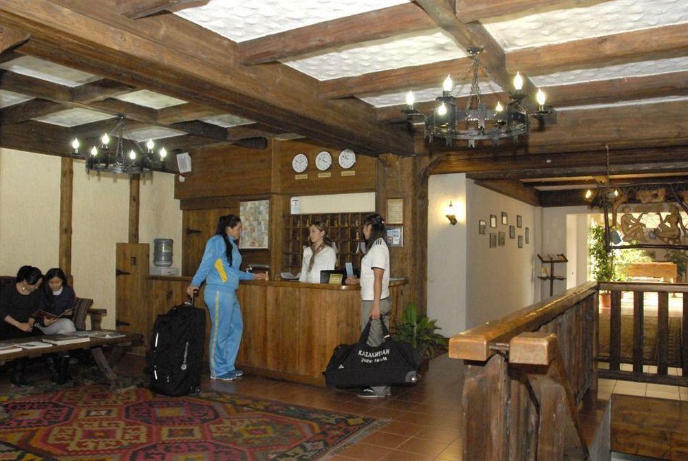 אלמטי Saraishyq Hotel מראה חיצוני תמונה
