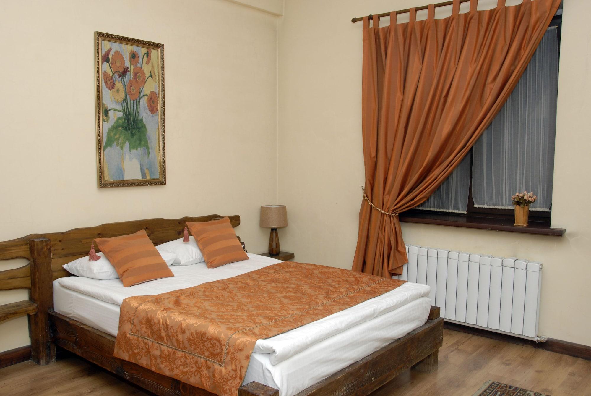 אלמטי Saraishyq Hotel מראה חיצוני תמונה