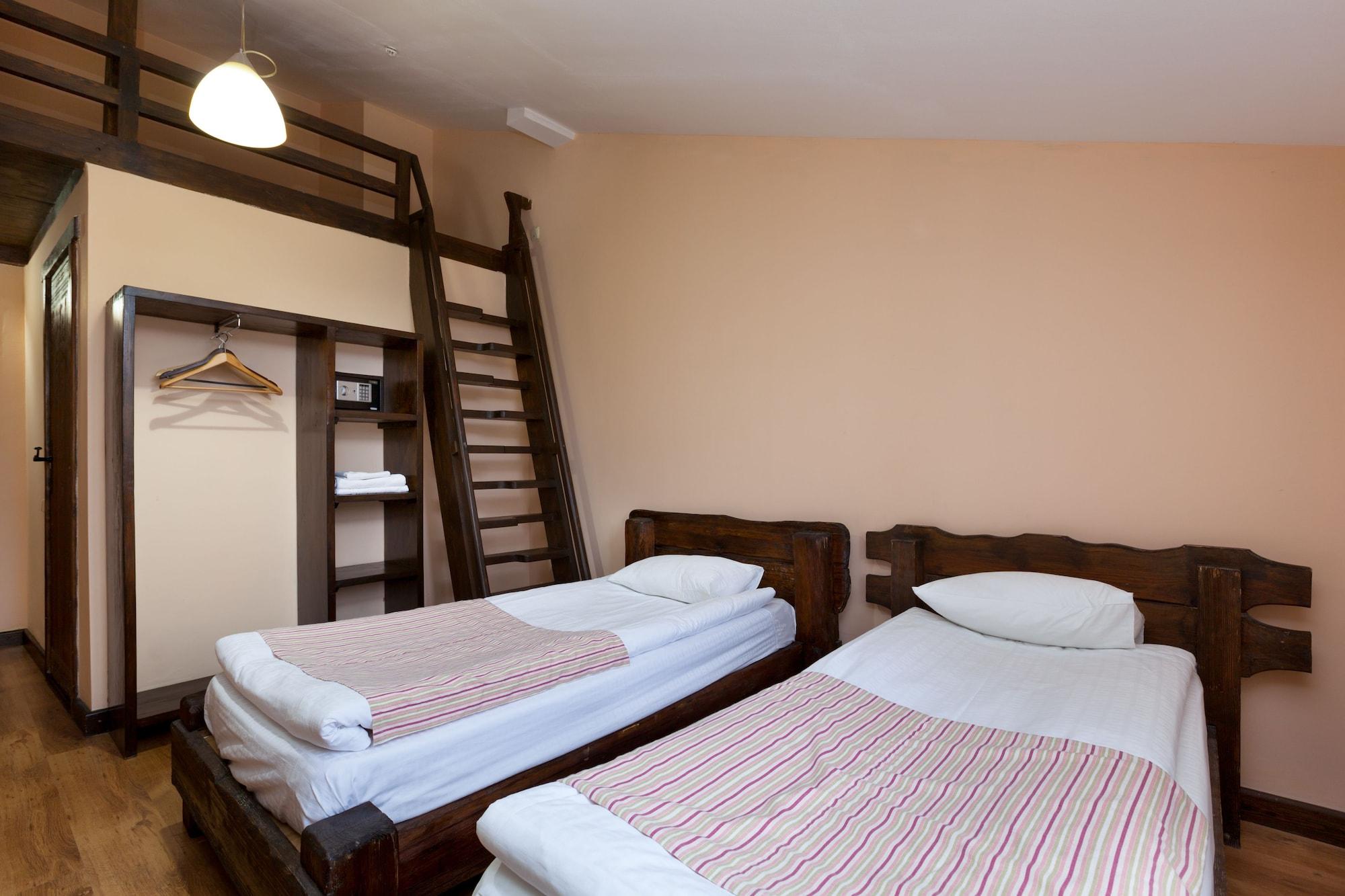 אלמטי Saraishyq Hotel מראה חיצוני תמונה