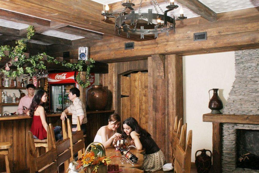 אלמטי Saraishyq Hotel מראה חיצוני תמונה