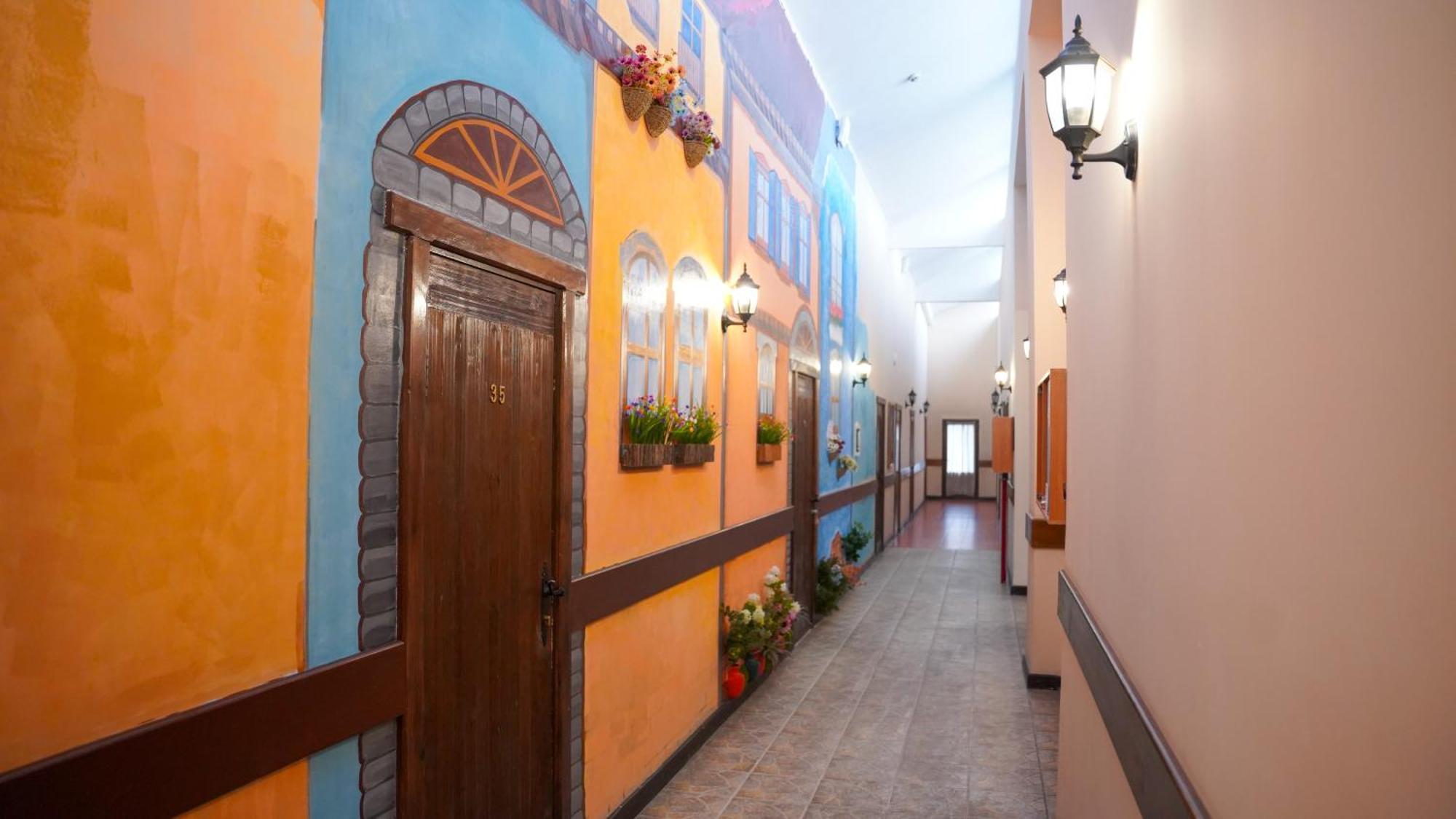 אלמטי Saraishyq Hotel מראה חיצוני תמונה