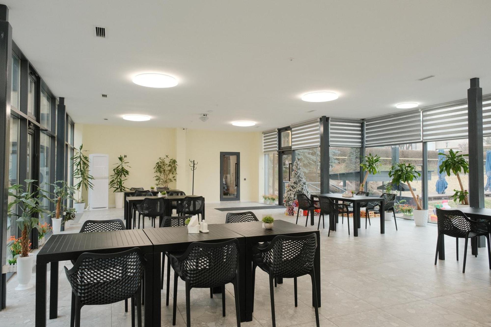 אלמטי Saraishyq Hotel מראה חיצוני תמונה
