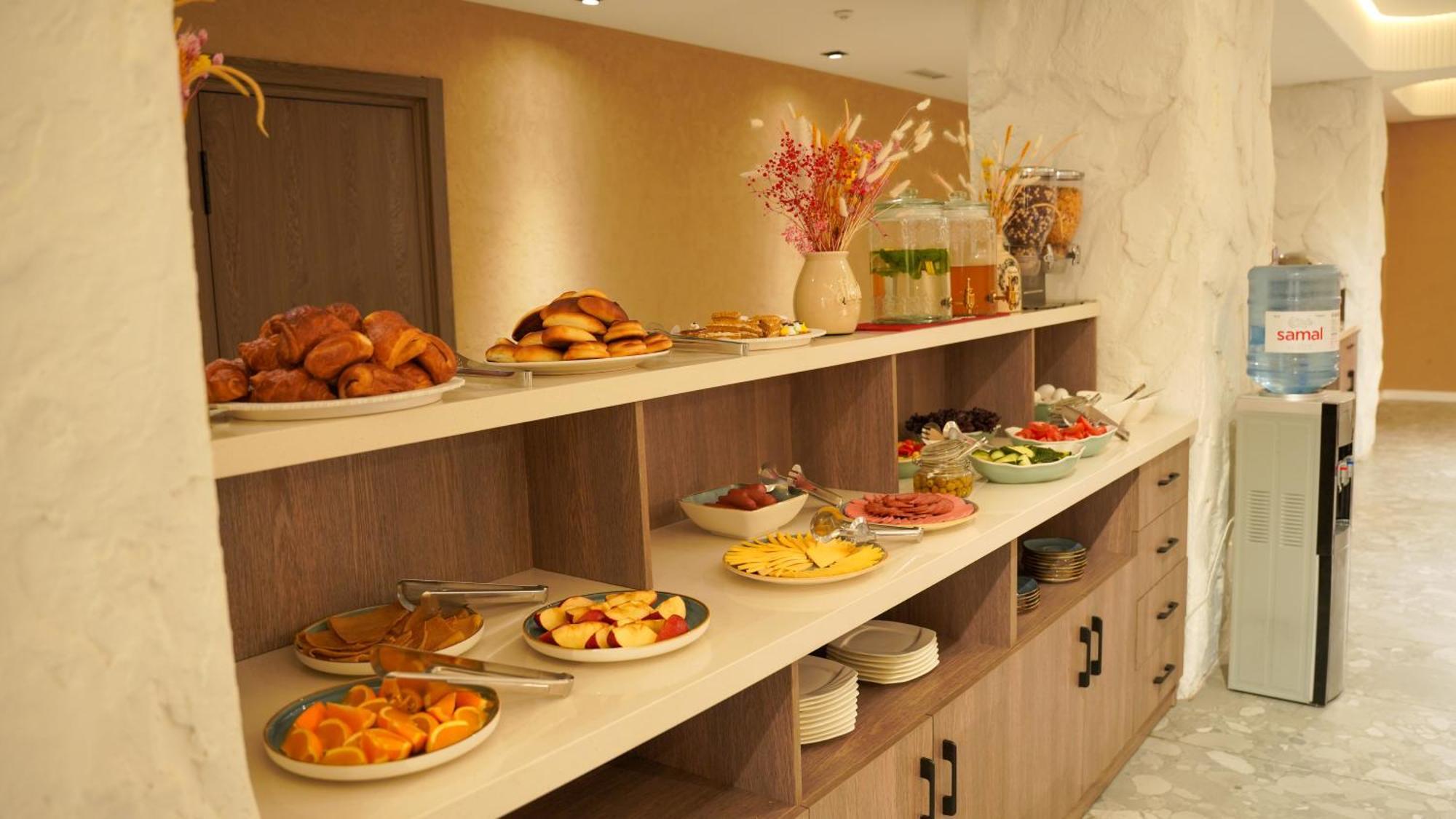 אלמטי Saraishyq Hotel מראה חיצוני תמונה