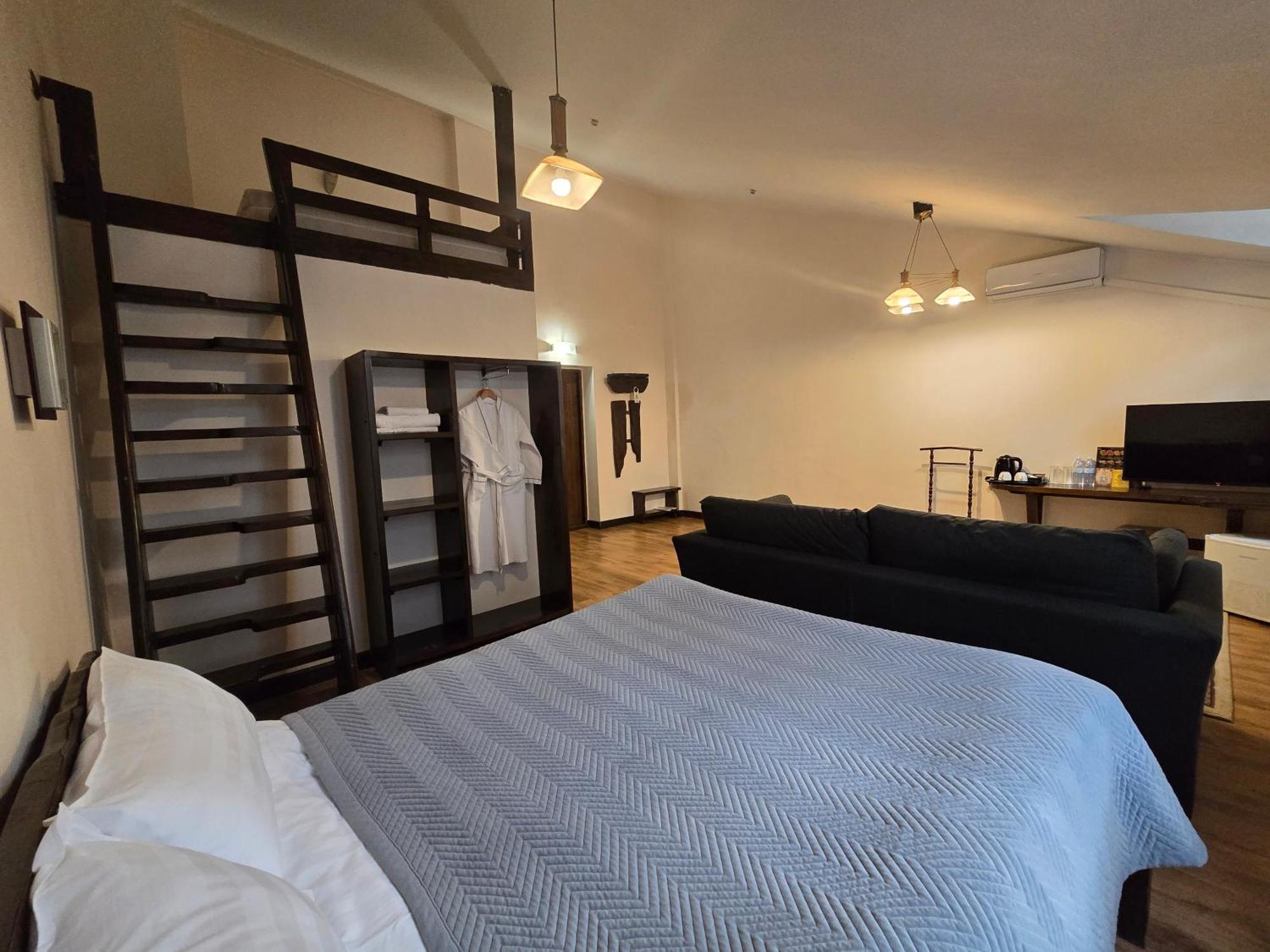 אלמטי Saraishyq Hotel מראה חיצוני תמונה