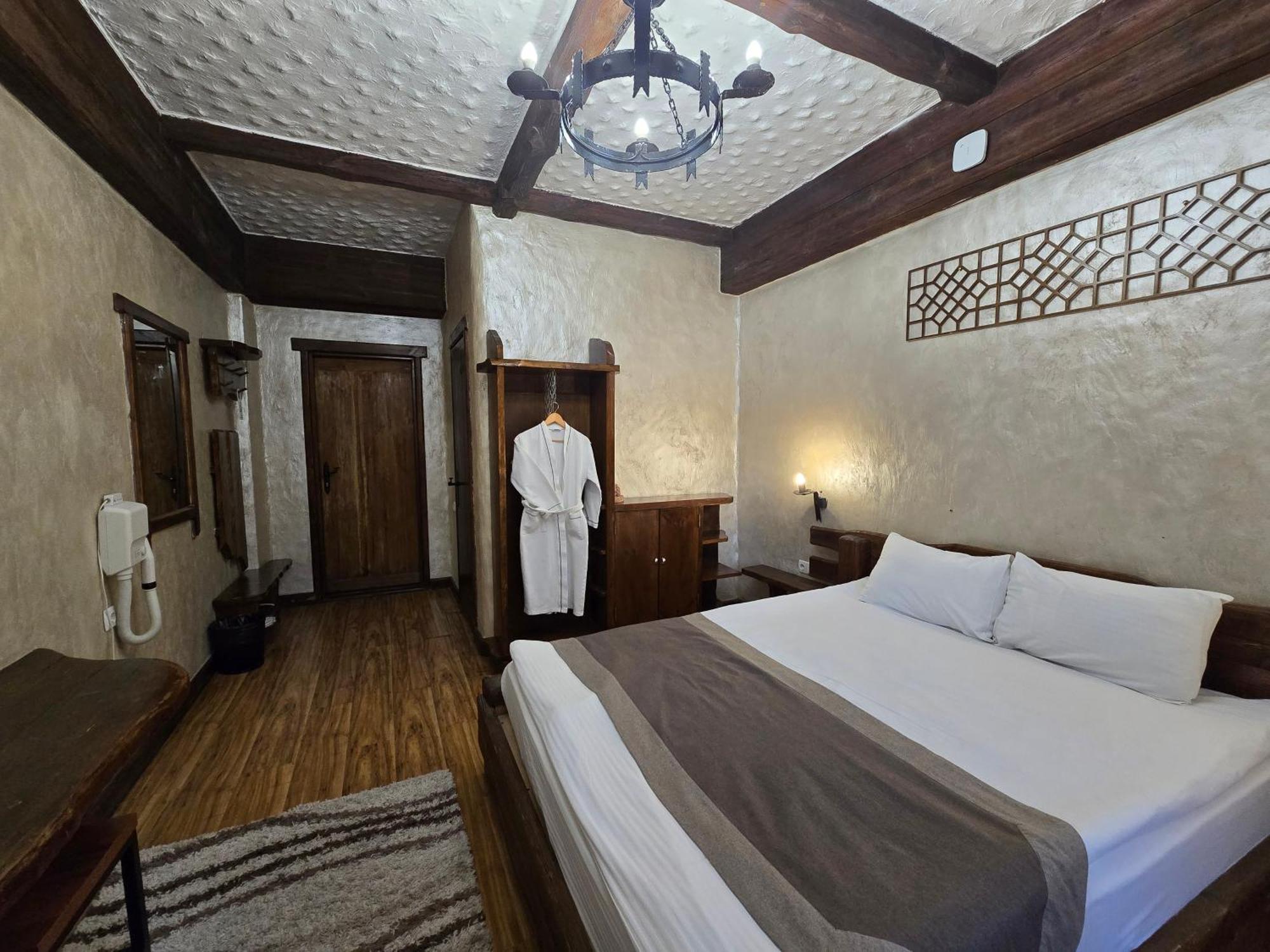 אלמטי Saraishyq Hotel מראה חיצוני תמונה