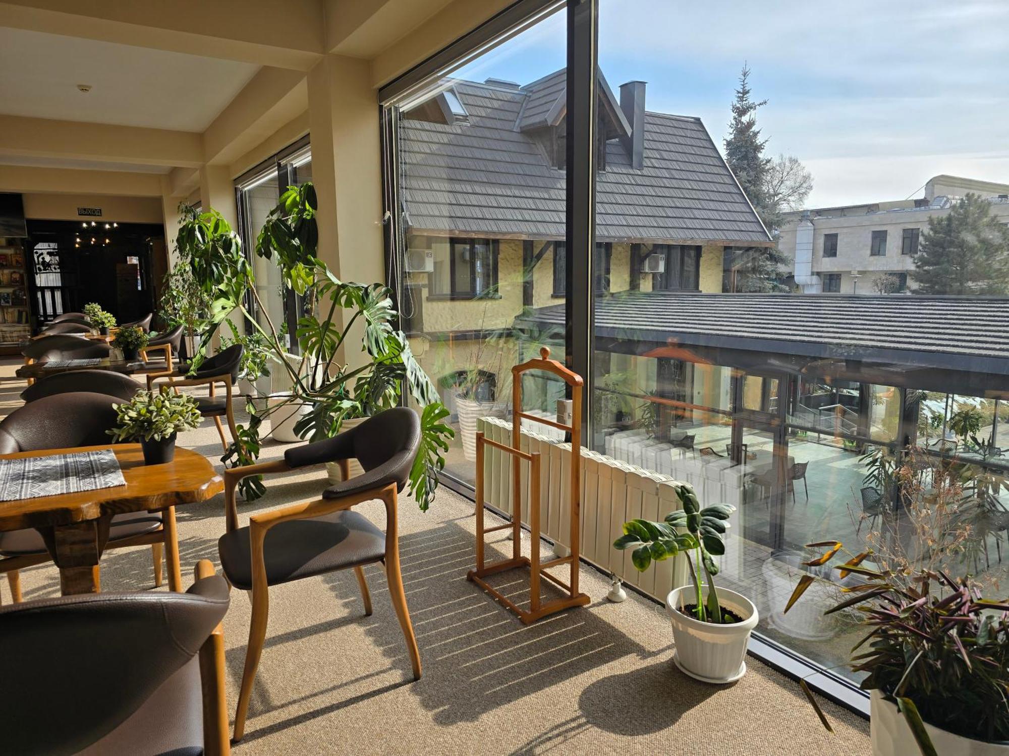 אלמטי Saraishyq Hotel מראה חיצוני תמונה