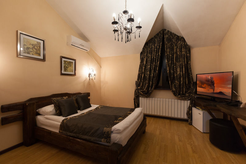 אלמטי Saraishyq Hotel מראה חיצוני תמונה